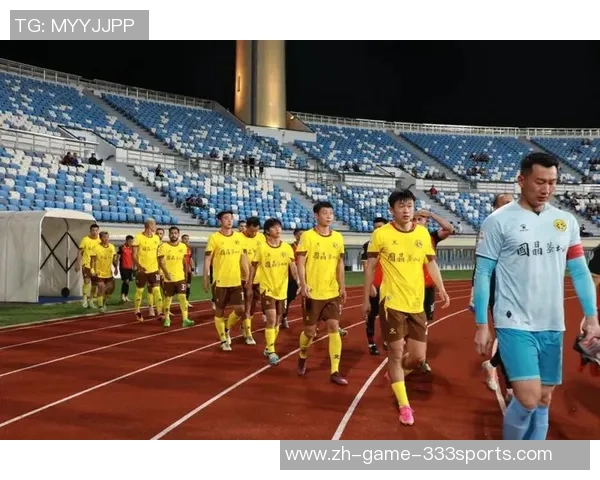 足球这哥俩的传奇故事与他们在绿茵场上的友谊与奋斗历程